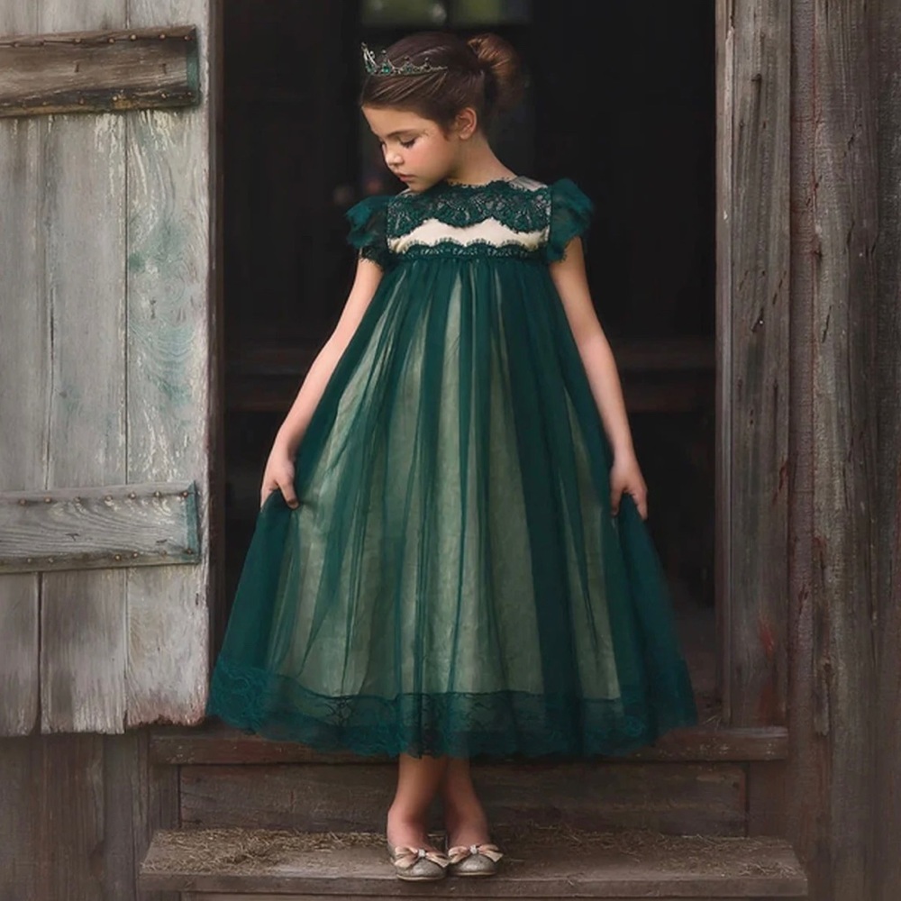 Trish Scully holiday dress- listed the size 7.. i have 2. Size 7 and 14.
